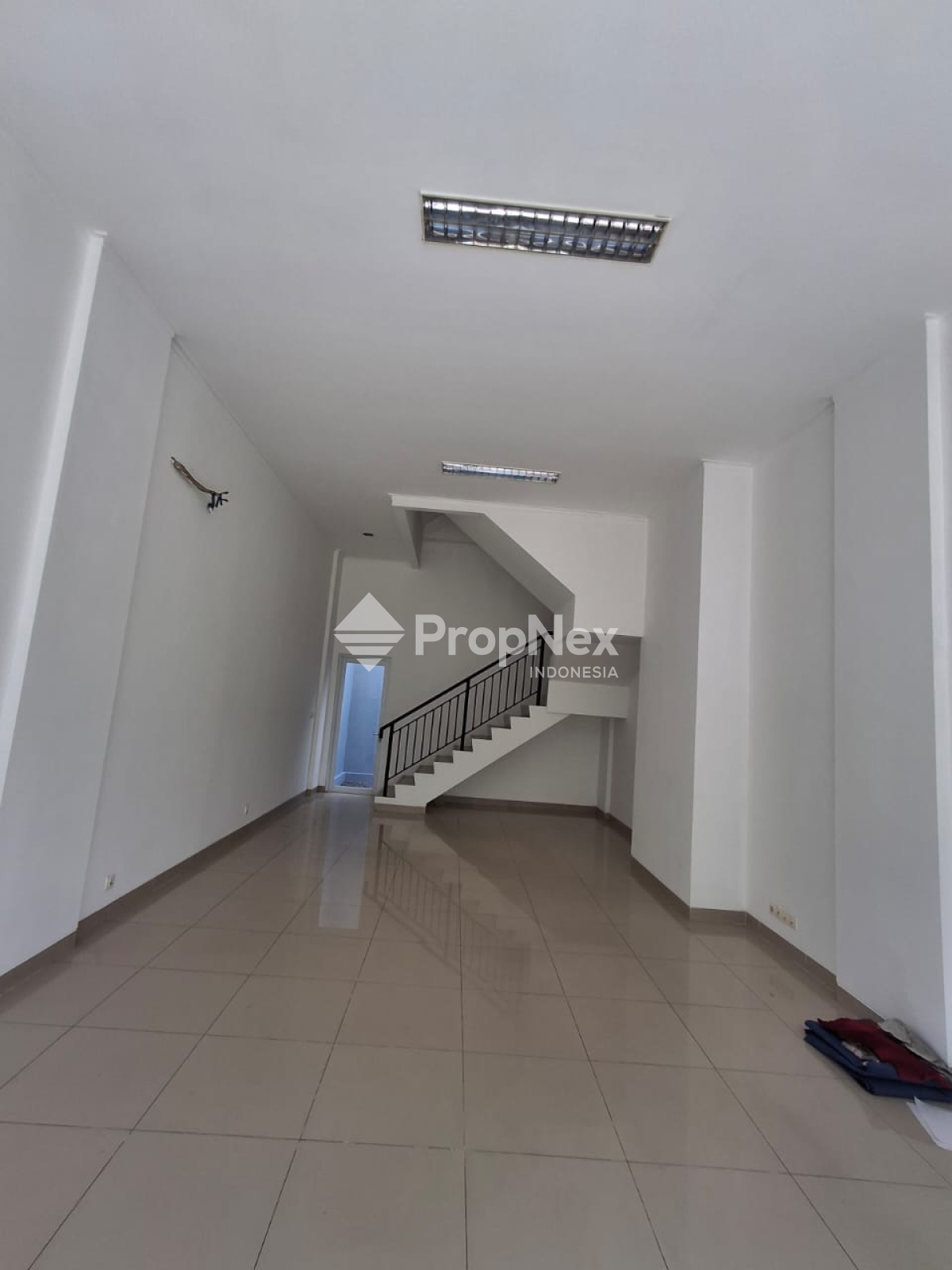 DISEWAKAN — Ruko Magna Commercial Summarecon — foto 3